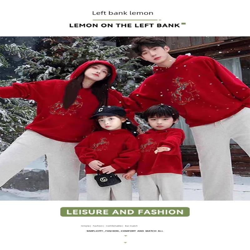2026 Year of the Horse Family Matching Outfits for a Family of Three, Red Sweatshirts with Fleece Lining, Thickened for Winter, High-End Family Photo Tops