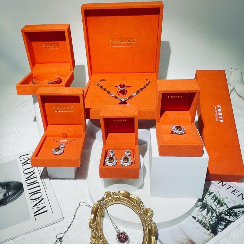 Forte Hot Sale Velvet Jewelry Box High Quality Ring Necklace Bracelet Packaging Custom Jewelry Packaging